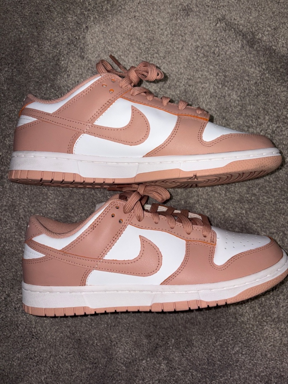 Nike Dunks Low - Picture 2 of 5